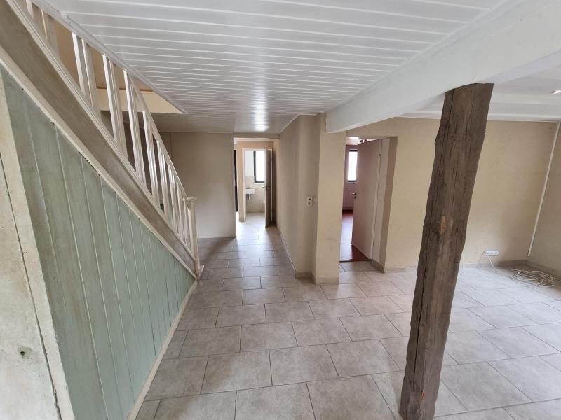 Belle maison en pierres de taille en situation privilégiée  située à 4710 Herbesthal 