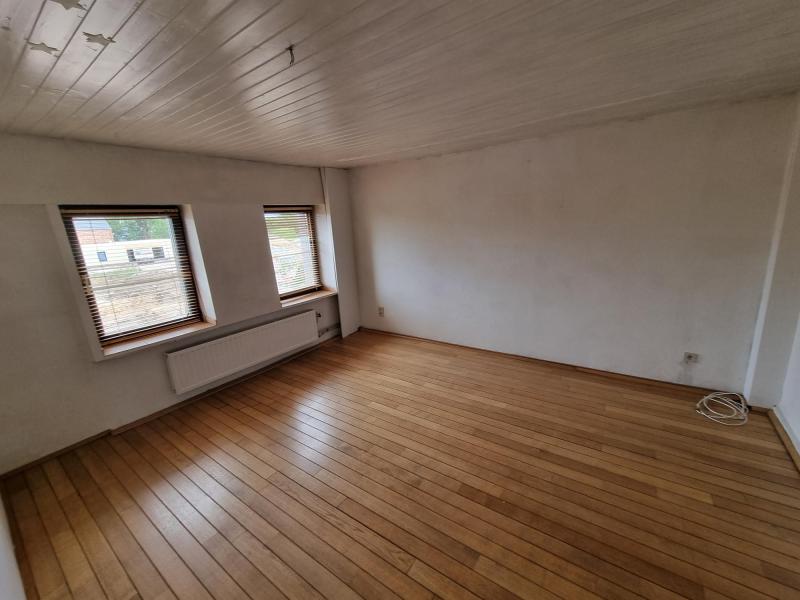 Belle maison en pierres de taille en situation privilégiée  située à 4710 Herbesthal 