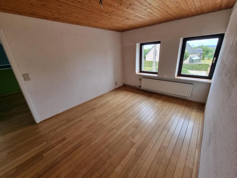 Belle maison en pierres de taille en situation privilégiée  située à 4710 Herbesthal 