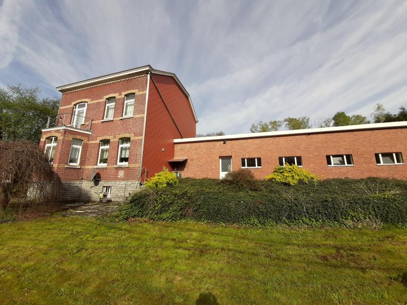 Belle maison de campagne avec des dépendances entourées par un paysage pittoresque située à 4710 Lontzen 