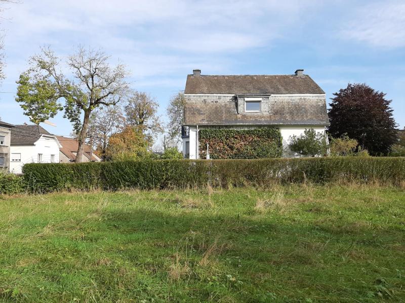 Schönes Baugrundstück in hervorragender Lage in Eupen in 4700 Eupen 