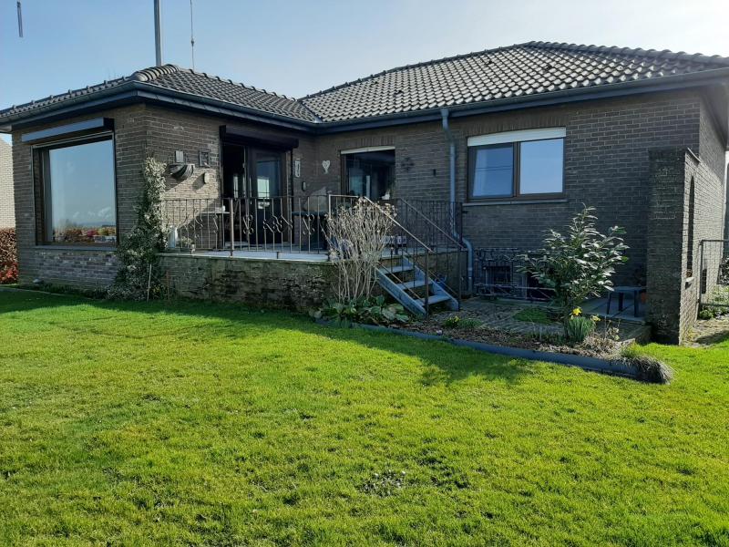 Schöner Bungalow mit Weitsicht umgeben von malerischer Landschaft in 4710 Herbesthal, Feldstrasse 24 
