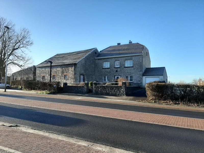 Propriété agricole sur un terrain spacieux dans la zone industrielle de Baelen située à 4837 Baelen 