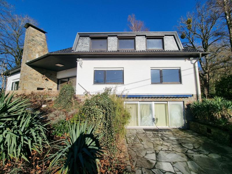 Superbe villa dans la ceinture verte et surplombant les toits de Hergenrath située à 4728 Hergenrath