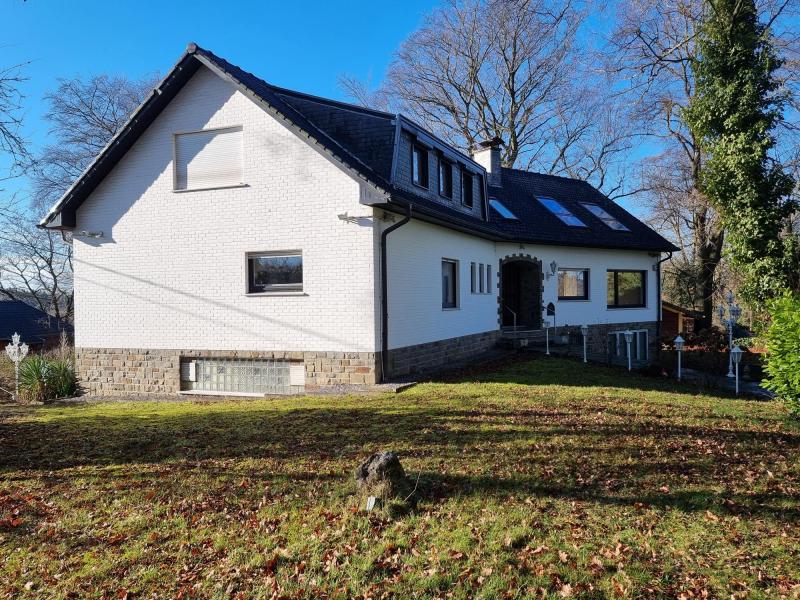 Superbe villa dans la ceinture verte et surplombant les toits de Hergenrath située à 4728 Hergenrath