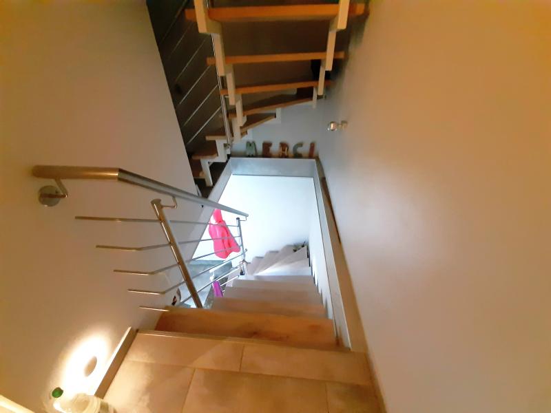 Belle maison avec appartement entièrement rénové et espace de travail située à 4730 Hauset
