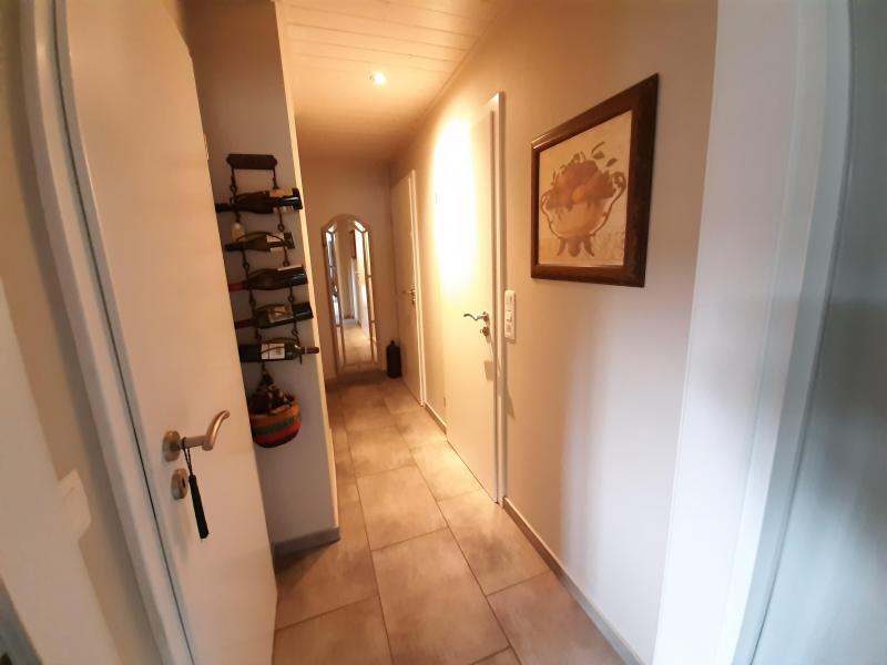 Belle maison avec appartement entièrement rénové et espace de travail située à 4730 Hauset