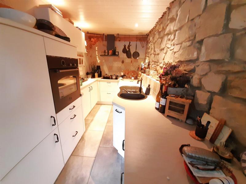 Belle maison avec appartement entièrement rénové et espace de travail située à 4730 Hauset