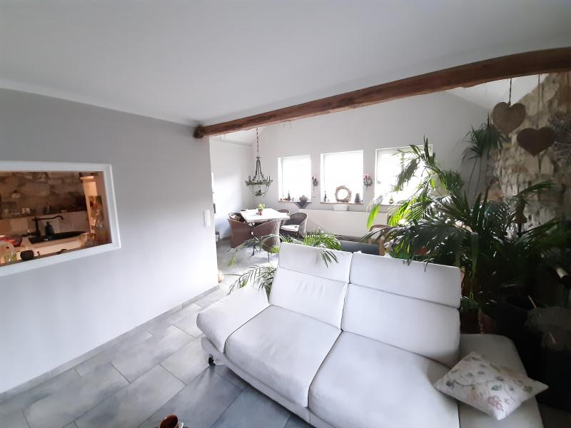 Belle maison avec appartement entièrement rénové et espace de travail située à 4730 Hauset