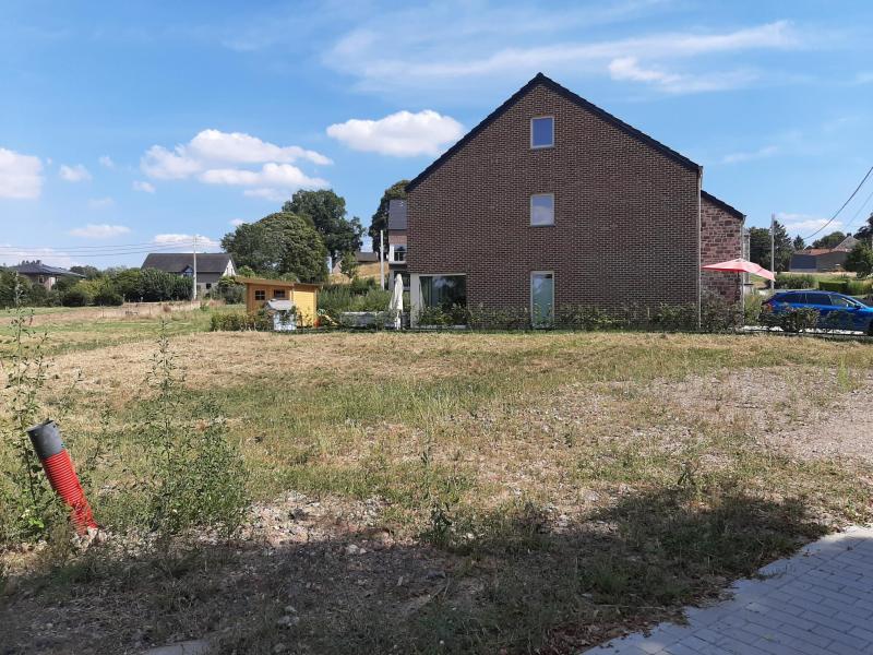 Erschlossene Bauparzelle mit vorliegender Baugenehmigung in 4728 Hergenrath