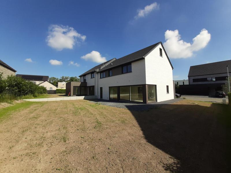 Magnifique maison neuve idéal pour famille dans un quartier agréable située à 4800 Petit-Rechain