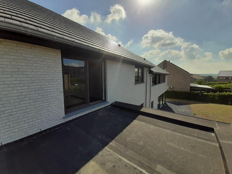 Wunderschönes, neu erbautes Haus mit drei Fassaden in einer angenehmen Umgebung in 4800 Petit-Rechain 