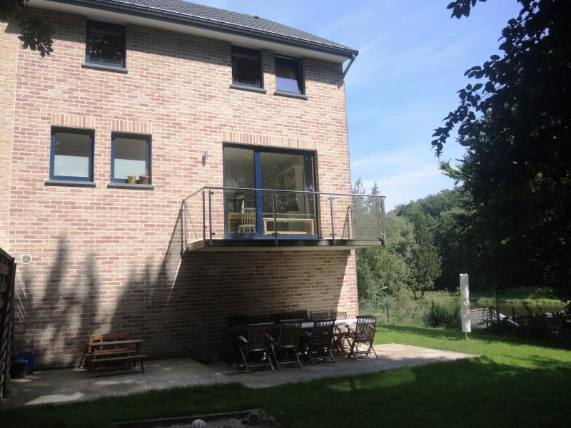 Belle maison 3-façades unifamiliale avec vue sur lac située à 4721 La Calamine 