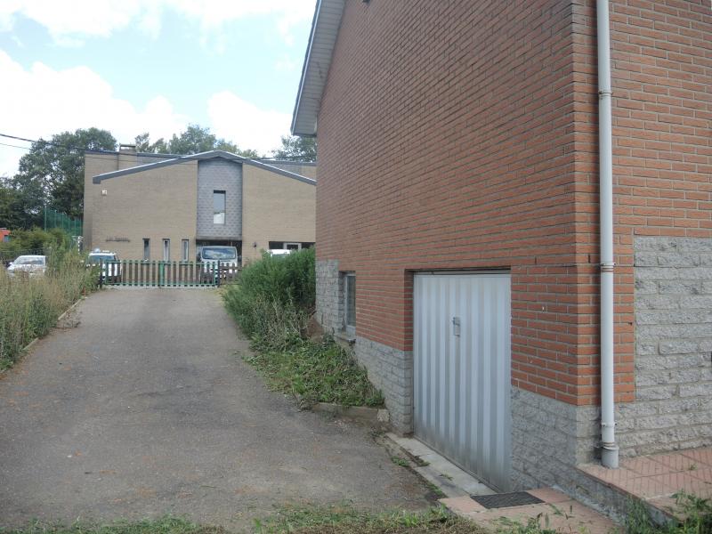 Gepflegtes Vierfassadenhaus mit Garten und Garage. in 4840 Welkenraedt 