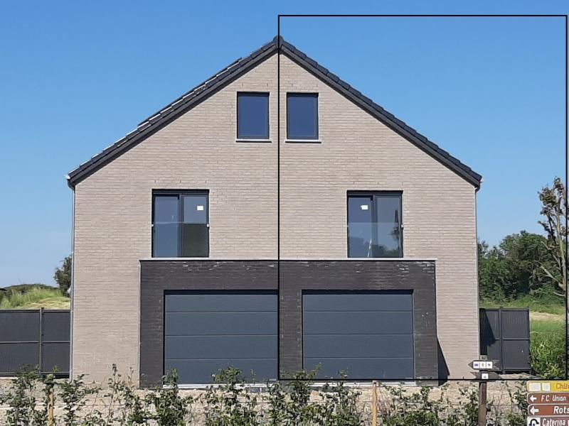 Cette maison, qui vient d'être achevée, répond à toutes les exigences actuelles en matière d'isolation, de finition et d'équipement. Une construction très solide avec une efficacité énergétique optimale.
La maison est entourée d'un grand terrain d'environ 1 500 m², dont +/- 1 000 m² de pelouse, orienté sud-ouest.
La maison est construite sur deux niveaux et dispose d'un grand grenier.
Surface habitable d'environ 150 m², au rez-de-chaussée se trouve le hall d'entrée avec WC visiteurs, accès au grand garage, buanderie, cuisine ouverte (non meublée) et salon/salle à manger. Une terrasse orientée sud-ouest avec la pelouse derrière.
Un escalier en pierre mène à l'étage supérieur avec un hall de nuit, trois chambres à coucher et une salle de bain moderne avec douche italienne, double lavabo et WC séparé.
Revêtements de sol haut de gamme en carrelage moderne de qualité, citerne d'eau de pluie, panneaux photovoltaïques, connexion satellite et isolation efficace, ce que confirme la valeur énergétique de 68 kWh/m².anum de classe A. Grand grenier, abri de jardin, garage avec porte sectionnelle électrique et places de stationnement extérieures pour plusieurs véhicules.
Proximité immédiate de l'école, des transports en commun, situation centrale, vue agréable.
Animaux domestiques non souhaités.