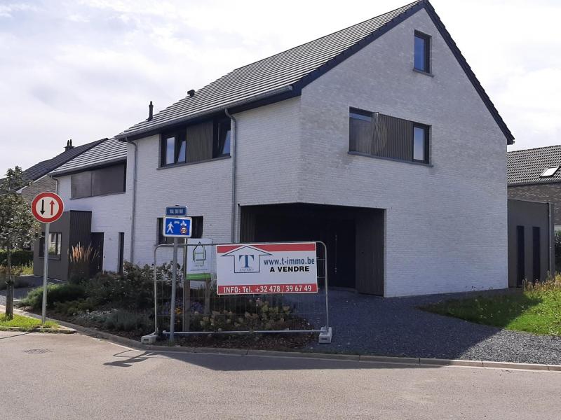 Superbe maison 3-façades neuve dans un cadre agréable située à 4800 Petit-Rechain