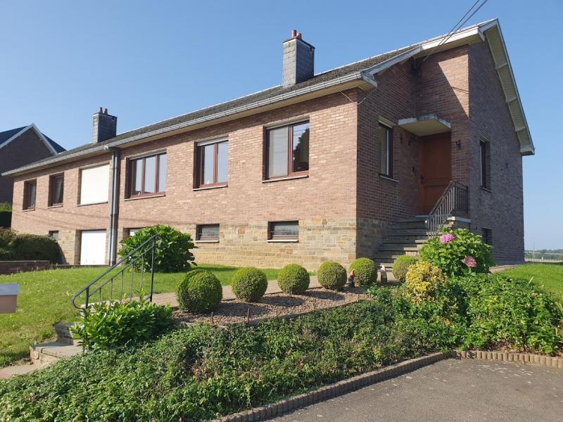 Schönes Reihenendhaus mit atemberaubender und unverbaubarer Weitsicht in 4890 Thimister