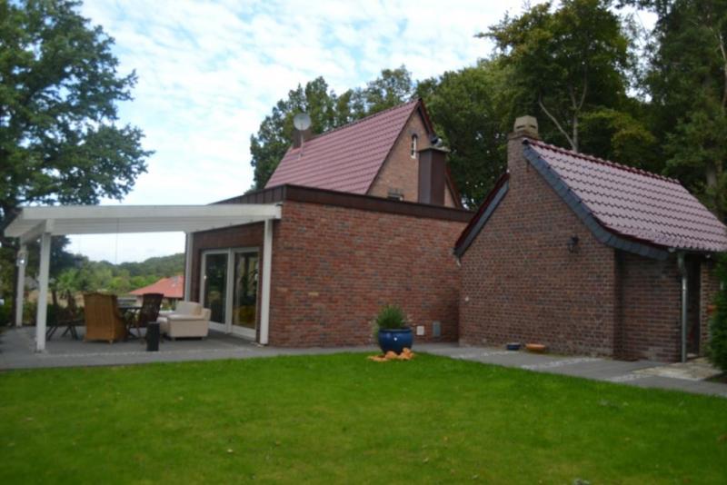 Exklusives Wohnen mit Fernblick und Privatwald nur 25 Min. von Düsseldorf in D-41849 Wassenberg - Birgelen