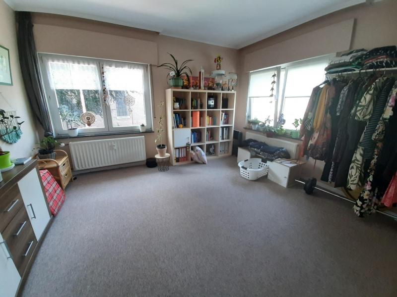 Mehrfamilien oder Mehrgenerationenhaus in hervorragender Lage in 4728 Hergenrath