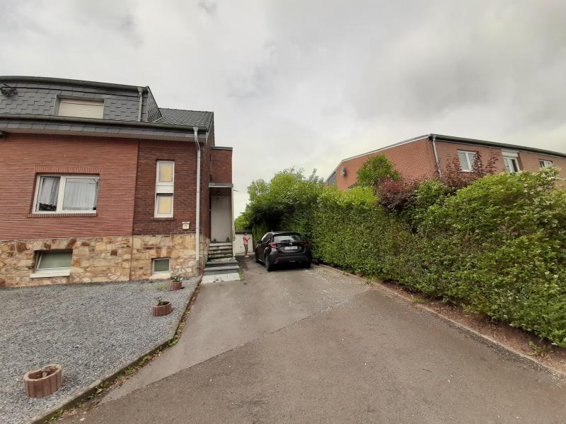 Doppelhaushälfte im grünen Gürtel von Raeren in 4730 Raeren