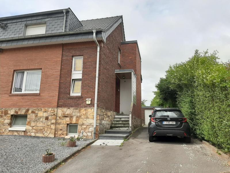 Doppelhaushälfte im grünen Gürtel von Raeren in 4730 Raeren