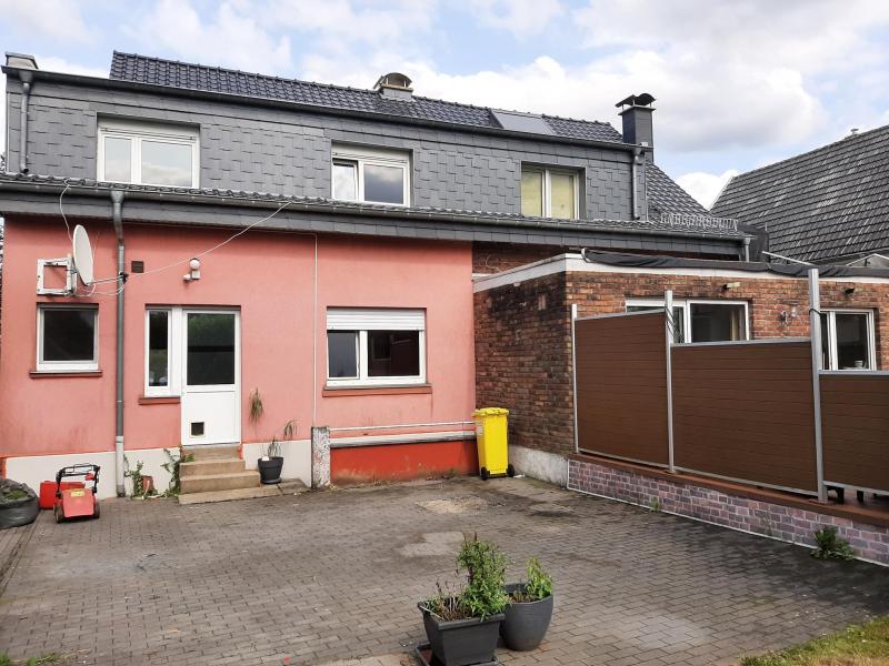 Doppelhaushälfte im grünen Gürtel von Raeren in 4730 Raeren