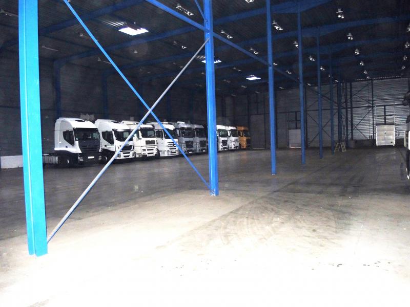 Moderne Lager-/Produktionshalle im Industriegebiet in Eupen ZU MIETEN in 4700 Eupen