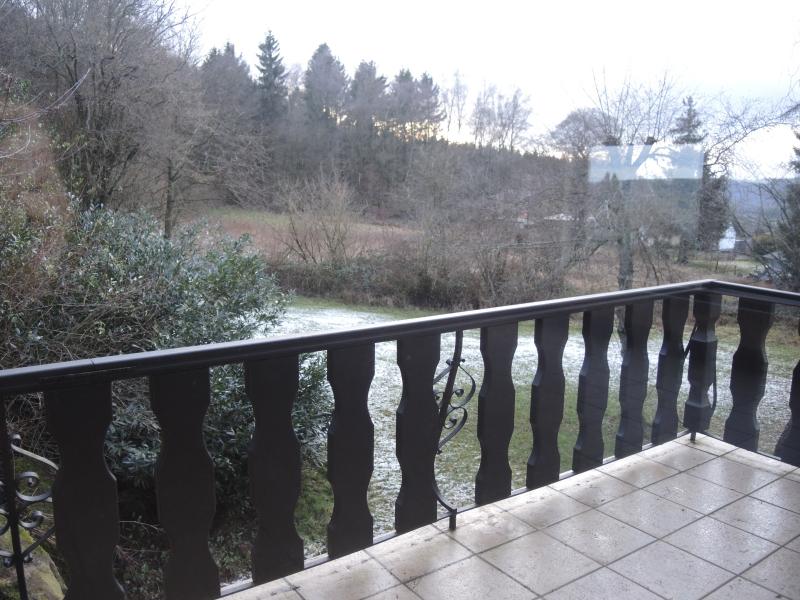 Schönes grosses Einfamilienhaus im Bungalowstil in Recht in Bergstrasse 168 in 4780 Recht