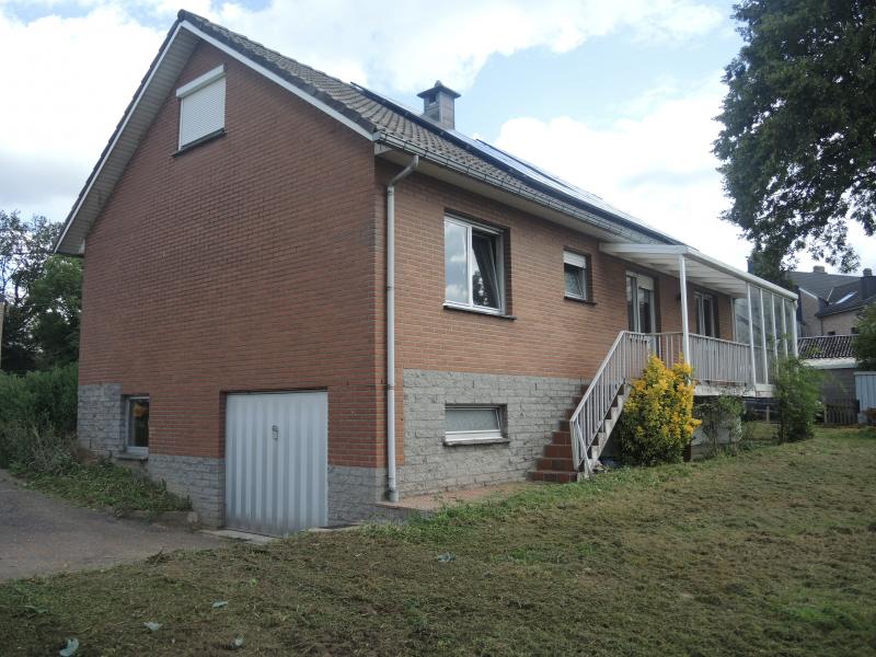 Gepflegtes Vierfassadenhaus mit Garten und Garage. in 4840 Welkenraedt