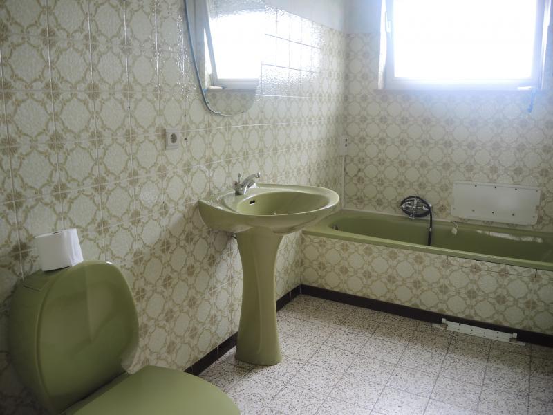 Gepflegtes Vierfassadenhaus mit Garten und Garage. in 4840 Welkenraedt