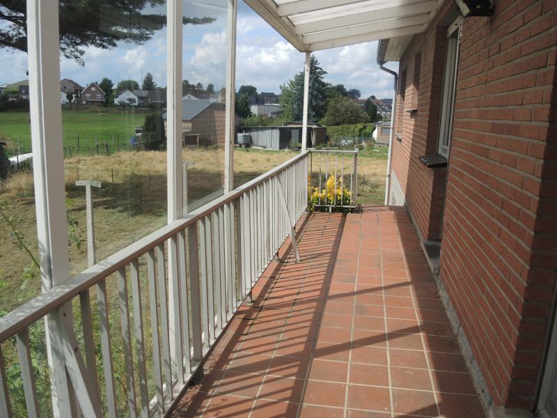 Gepflegtes Vierfassadenhaus mit Garten und Garage. in 4840 Welkenraedt