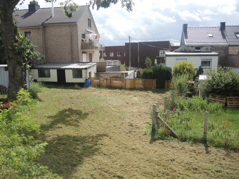 Gepflegtes Vierfassadenhaus mit Garten und Garage. in 4840 Welkenraedt