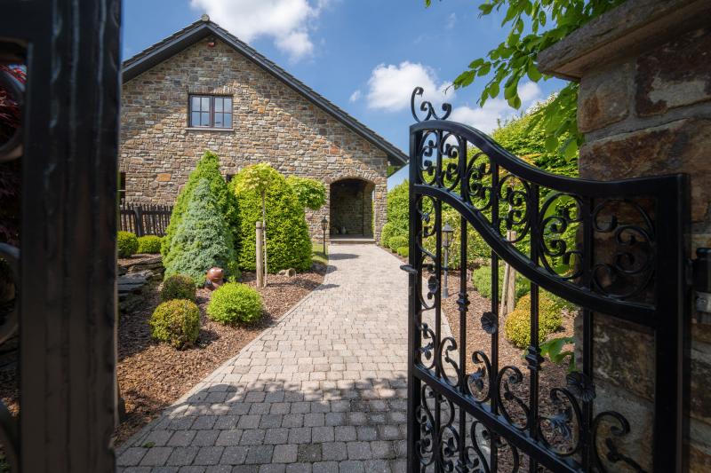 Sehr schönes und solides Haus im Naherholungsgebiet der Eifel in 4950 Waimes