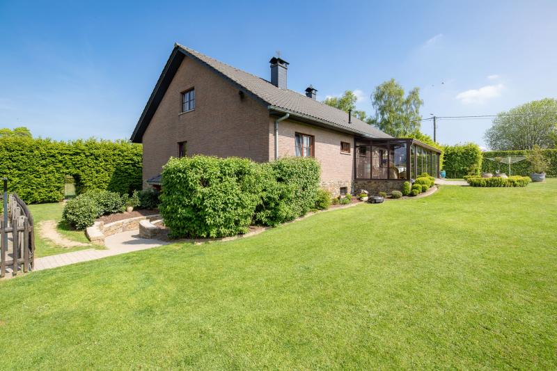 Sehr schönes und solides Haus im Naherholungsgebiet der Eifel in 4950 Waimes