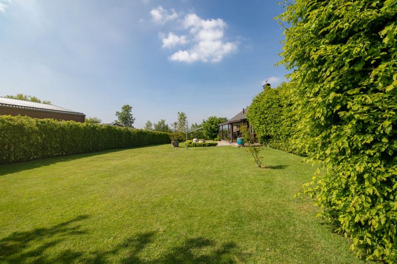 Sehr schönes und solides Haus im Naherholungsgebiet der Eifel in 4950 Waimes